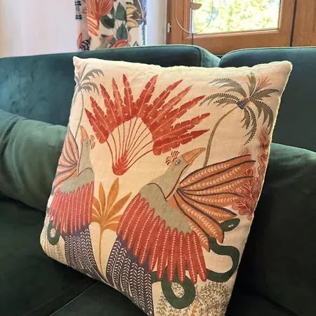 Holiday home Conciergerie Du Chateau Red Daisies Et Son Parc *
