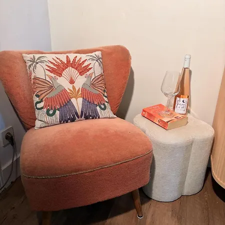 Holiday home Conciergerie Du Chateau Red Daisies Et Son Parc *