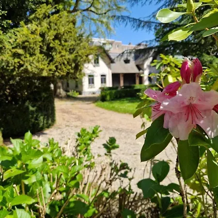 Holiday home Conciergerie Du Chateau Red Daisies Et Son Parc *